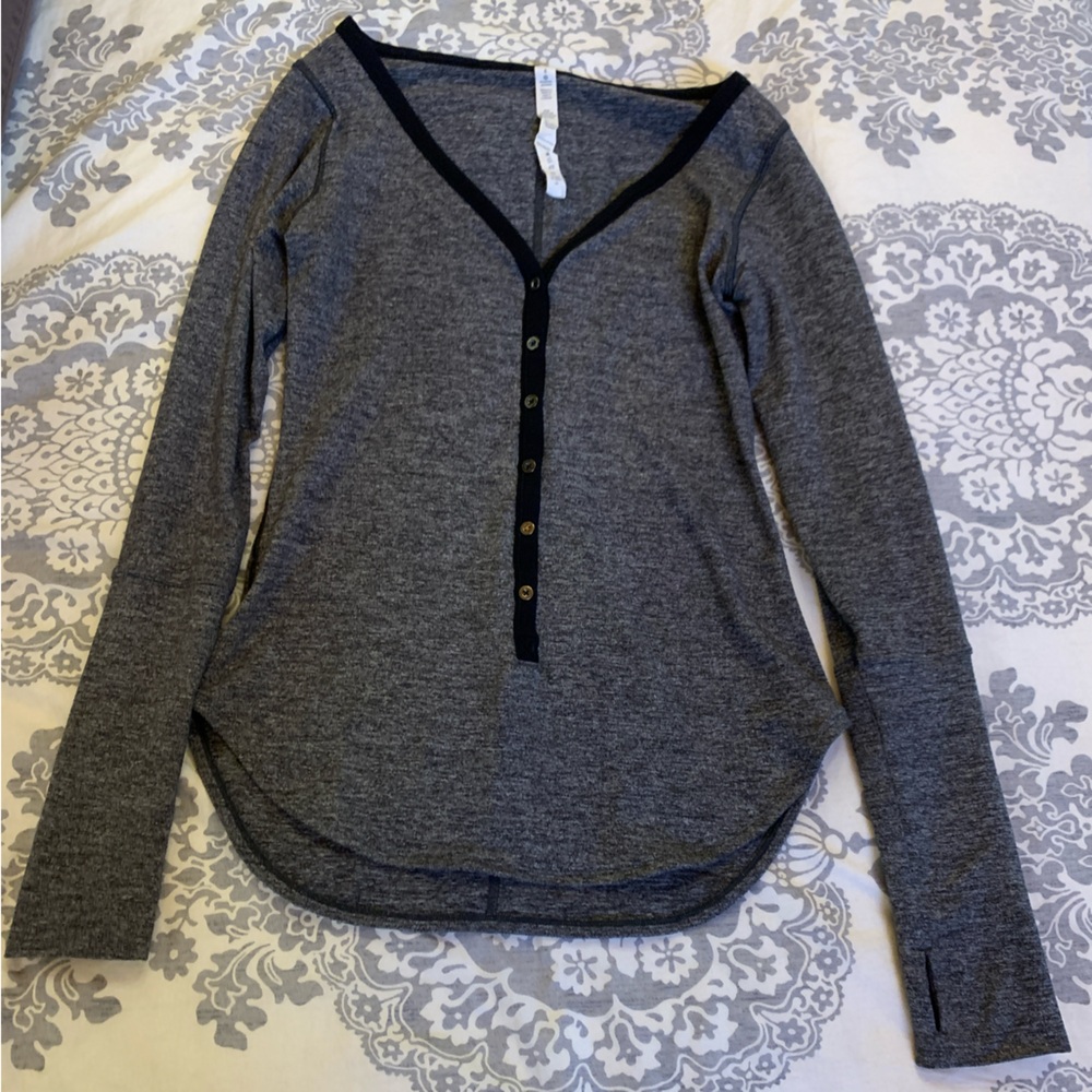 Lululemon top